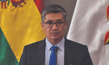 El Gobierno fija plazos para revertir despilfarro y devolver dólares a ahorristas