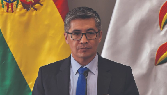 El Gobierno fija plazos para revertir despilfarro y devolver dólares a ahorristas