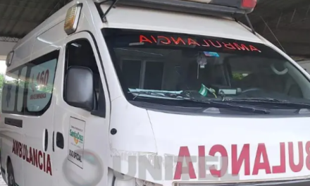 Ambulancias acatan paro y trabajadores denuncian que hay vehículos parados por falta de mantenimiento y combustible