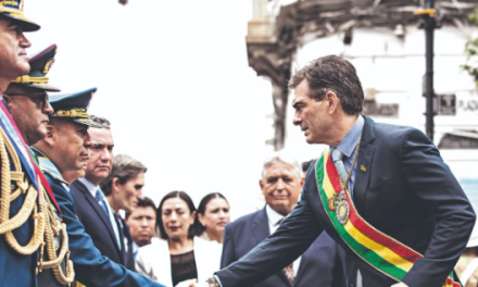 Paz da 3 tareas a las FFAA, habla de ‘traición’ y ordena recobrar soberanía interna