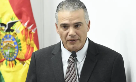 “Tenemos que identificar la coca necesaria para la parte legal”: Zar antidroga señala que se debe replantear la política de erradicación