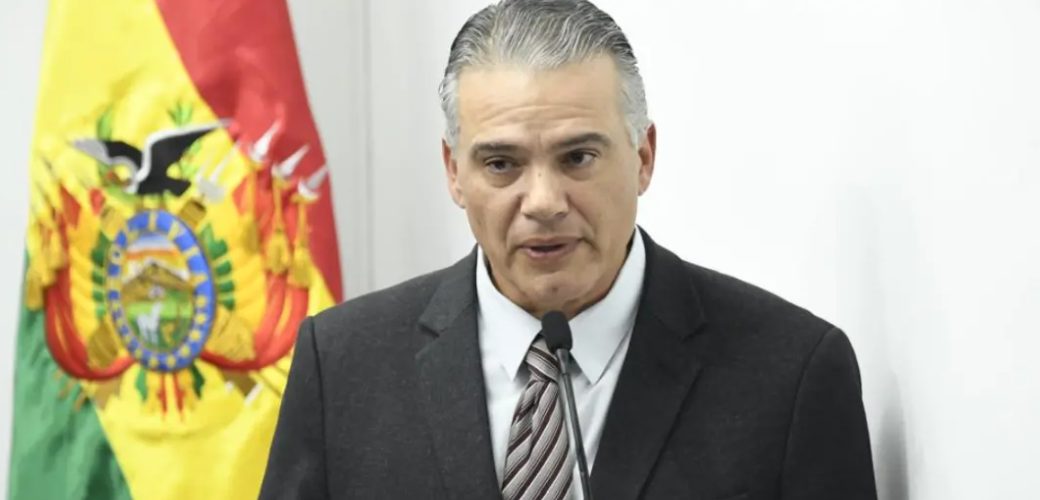 “Tenemos que identificar la coca necesaria para la parte legal”: Zar antidroga señala que se debe replantear la política de erradicación