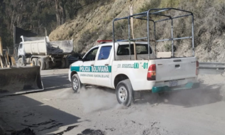 Accidente en la autopista La Paz-El Alto dejó 4 fallecidos y 12 heridos