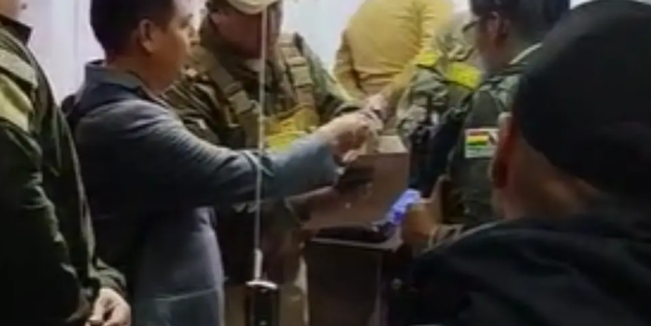 “La práctica corrupta era mensual” en el Sedes de La Paz y no es el único caso, denuncia asambleísta Alanoca