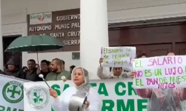 Médicos anuncian paro de 24 horas para este martes en Santa Cruz