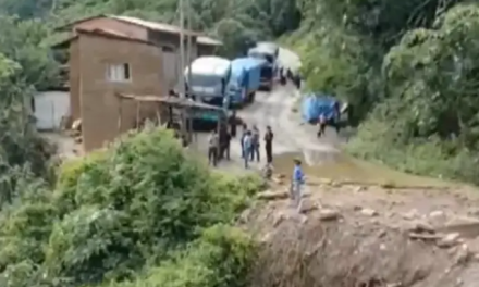 Decenas de familias se encuentran aisladas por siete derrumbes en la carretera a los Yungas