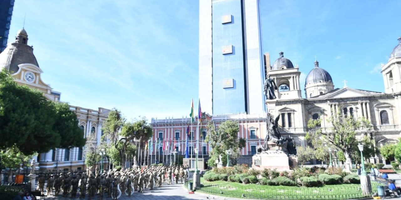 Militares realizan ensayo en Plaza Murillo para transmisión de mando presidencial
