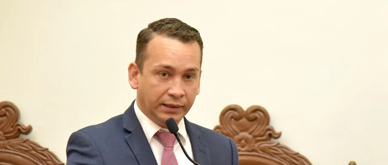 Saucedo dice que el ministro de Justicia tiene un sentencia “debidamente ejecutoriada” que no se registró por la “omisión” de un juez