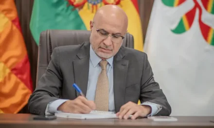 Ministro Lupo dice que se detectó “cifras exorbitantes de malversación” y que “no hay recursos para terminar el año”