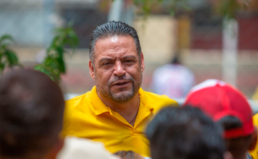 Revilla dice que es posible una candidatura, pero decidirá en los siguientes días