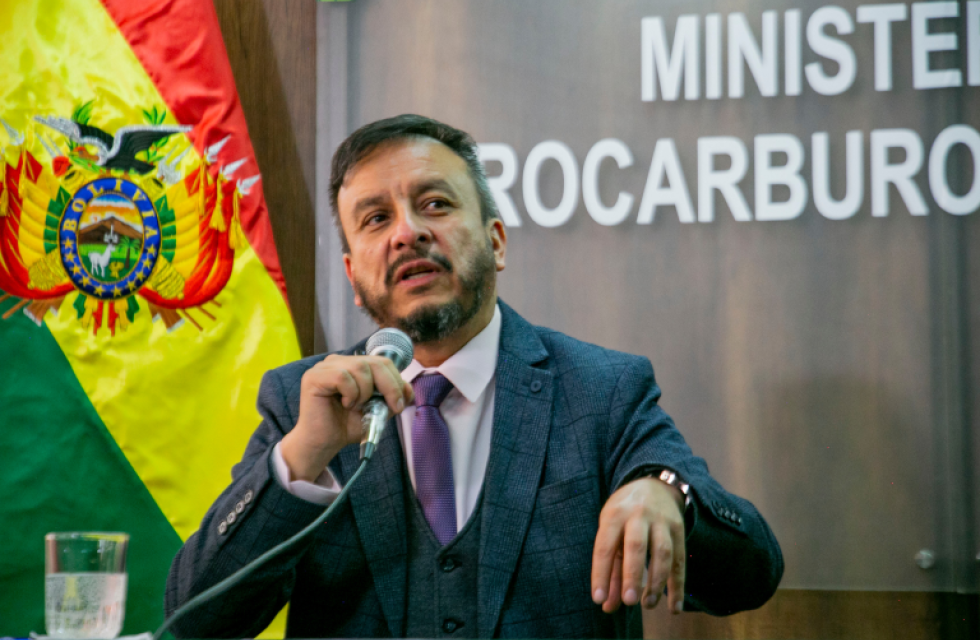 Medinaceli señala que las medidas del Gobierno permitirán un ahorro de $us7 millones por día; anuncia que habrá mesas de diálogo