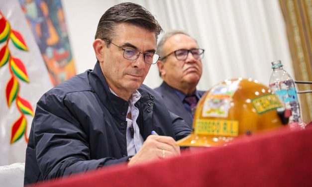 Presidente Paz promulga tres créditos por casi $us 700 millones