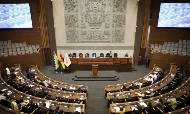 Lara convoca a sesión plenaria para tratar la selección de vocales del TSE