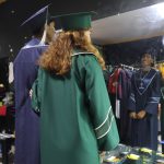 ¿Preparados para la fiesta de graduación? Hay trajes y vestidos para todo bolsillo