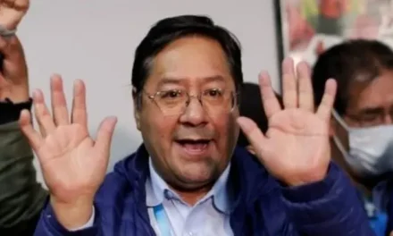 Emiten orden de aprehensión contra el expresidente Luis Arce