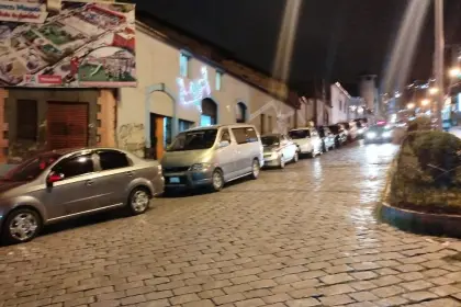 Se registran filas en surtidores del eje troncal tras el anuncio de nuevos precios de la gasolina y el diésel 