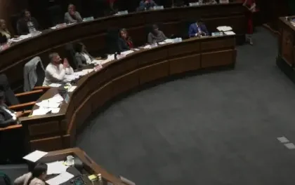 Tensión en el Senado: Frenan artículo que planteó Libre para impedir al sector público pedir préstamos al BCB el 2026 