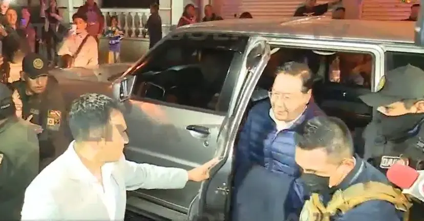 Luis Arce pasa por lo que hizo pasar a decenas de opositores en su gobierno