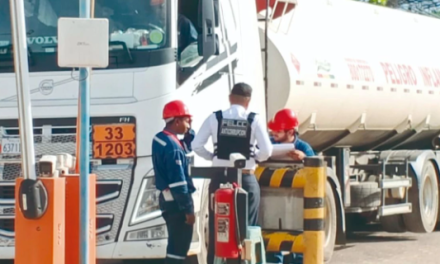 Intervención a la refinería de Palmasola deja cuatro arrestados