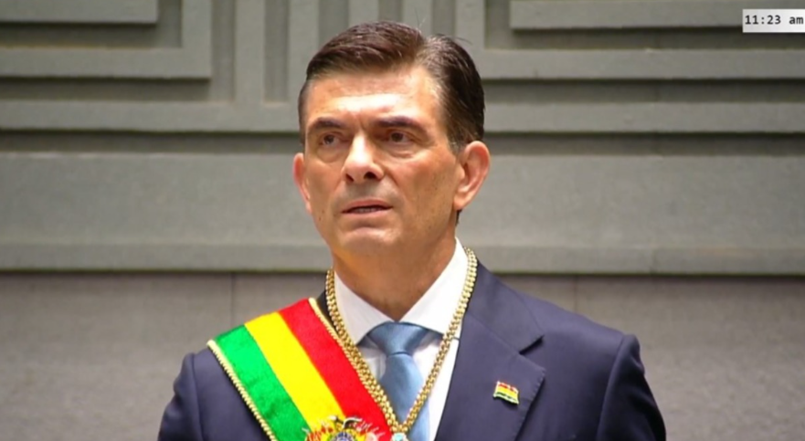 Paz anuncia “arancel cero” para “celulares, computadoras” y tecnología que no se produce en Bolivia