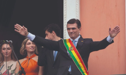 Un mes de poder: luces, sombras y giros del gobierno de Rodrigo Paz