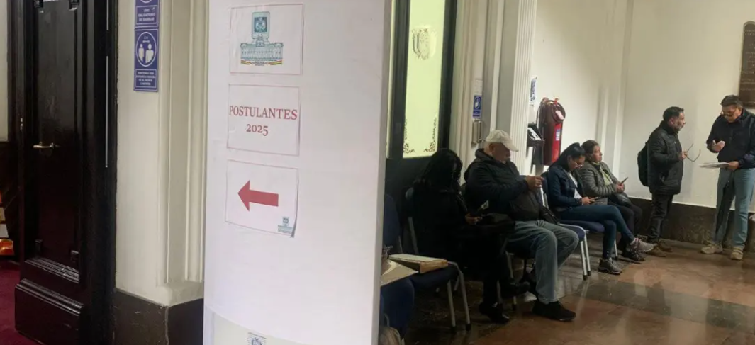 Casi 80 personas inscritas: Este lunes cierran las postulaciones a vocal del TSE