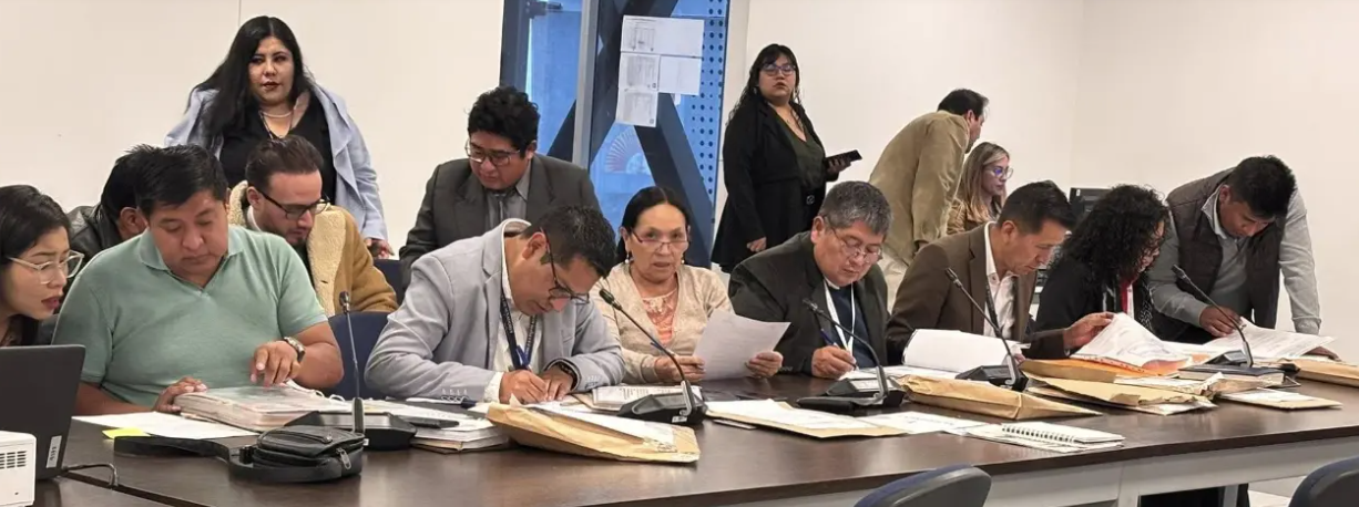 Esta es la lista de los 348 habilitados y 92 inhabilitados en la selección de aspirantes de vocales del TSE