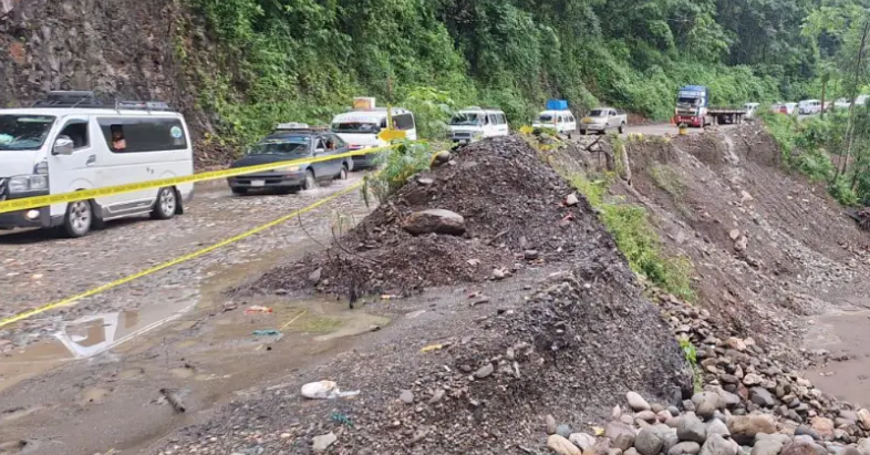 Cochabamba: Reanudan viajes por la ruta nueva a Santa Cruz, pero se mantiene el riesgo de desbordes y deslizamientos