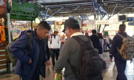 Pasajeros denuncian que el costo del pasaje interdepartamental aumentó entre Bs 50 y 200, según la ruta