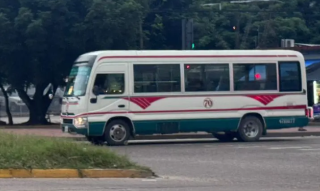 Micreros levantan el paro en la capital cruceña y acuerdan tarifa de Bs 3 hasta el 5 de enero