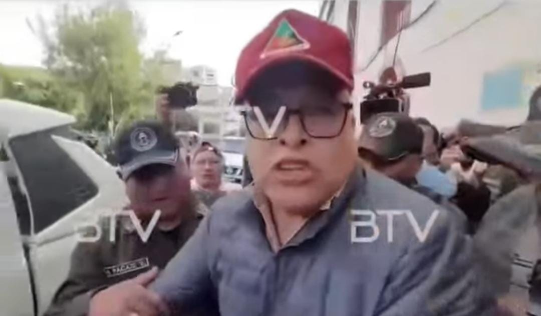 Excomandante Zúñiga fue trasladado a La Paz para declarar ante la Felcc