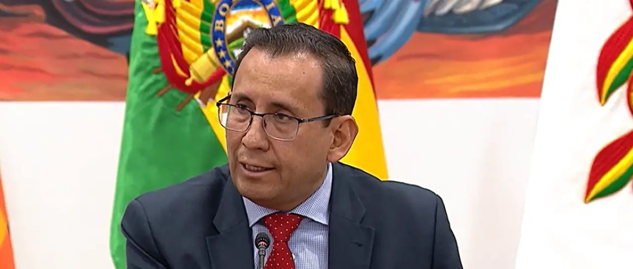 Gobierno: Con la pérdida de las empresas públicas “se podían construir 30 hospitales y 900 mega construcciones educativas”