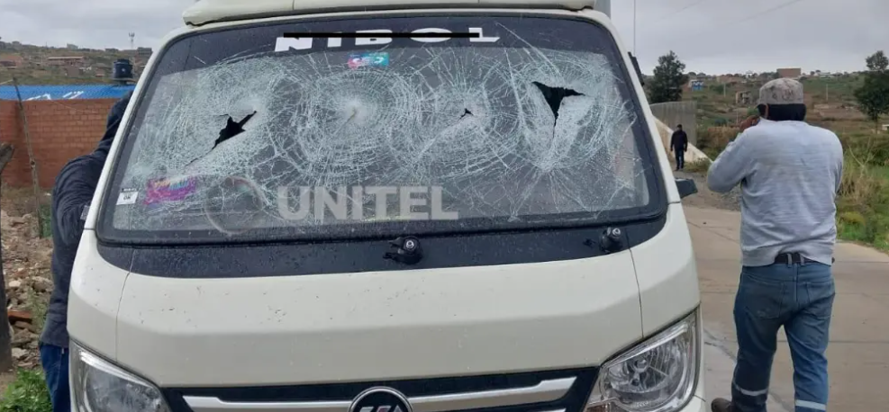 Enfrentamientos por intento de desbloqueo en el botadero de Colcapirhua deja al menos 5 heridos y personas retenidas