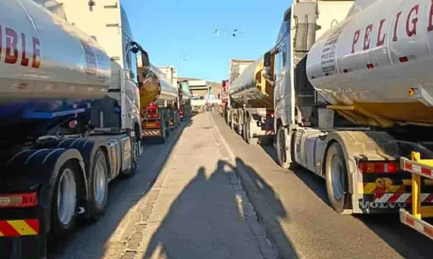 Gobierno anuncia que suprimirá restricciones que impedían la importación de combustibles