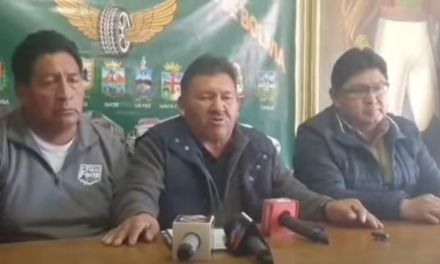 La Confederación de Choferes anuncia paro indefinido y bloqueos desde este lunes