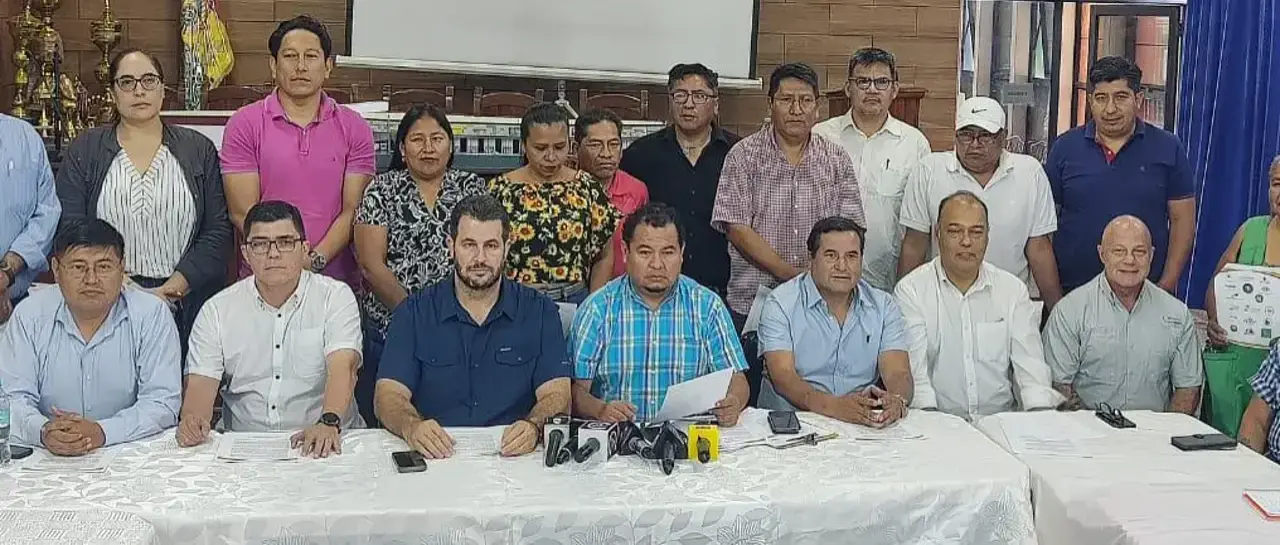 Comité multisectorial espera a Rodrigo Paz en Oruro; toma fuerza la idea de eliminar la subvención de los carburantes
