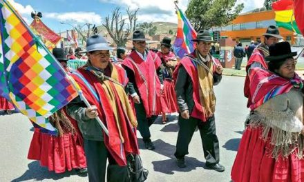 Ponchos Rojos advierten que cercarán la ciudad de La Paz exigiendo la abrogación del Decreto Supremo 5503 