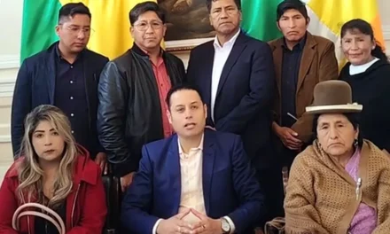 Lara anuncia ley para frenar decretos de Paz y llama a bancadas a “defender la Constitución”