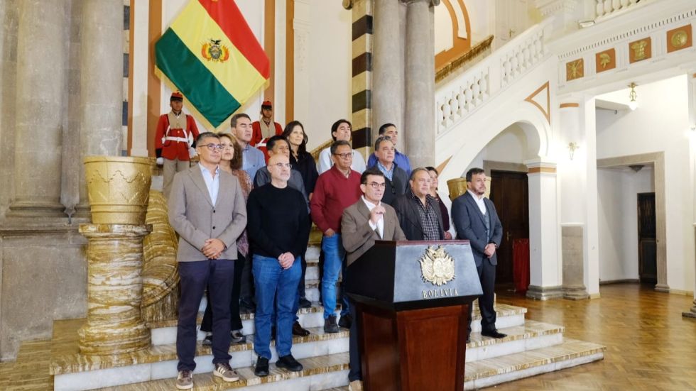 Gobierno publica el Decreto Supremo 5516 que mantiene la eliminación del subsidio a los combustibles 