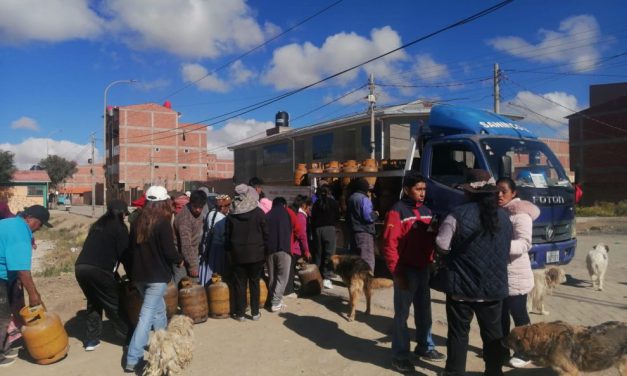 Persisten las filas por garrafas de gas; el Gobierno dice que los contrabandista de diésel “ahora voltean su mirada al GLP” 