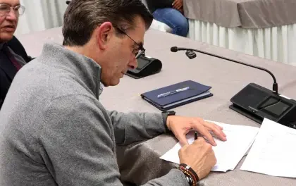 Con la firma digital, Rodrigo Paz dice que aprobará decretos y proyectos para que las obras avancen 