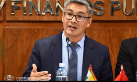 Fitch Ratings eleva la nota de Bolivia y reduce el riesgo de impago de la deuda