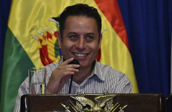 Lara denuncia que el TSE toma decisiones políticas y convoca a marginados de las subnacionales a tomar acciones legales