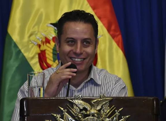 Lara denuncia que el TSE toma decisiones políticas y convoca a marginados de las subnacionales a tomar acciones legales