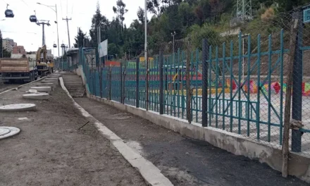 Denuncian que áreas deportivas de la Av. del Poeta permanecen cerradas por constantes retrasos en la vía