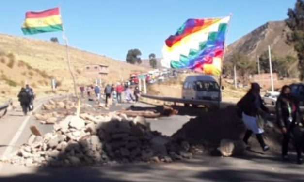 Campesinos de Cornelio Saavedra anuncian bloqueo indefinido en la ruta Potosí–Sucre contra el DS 5503