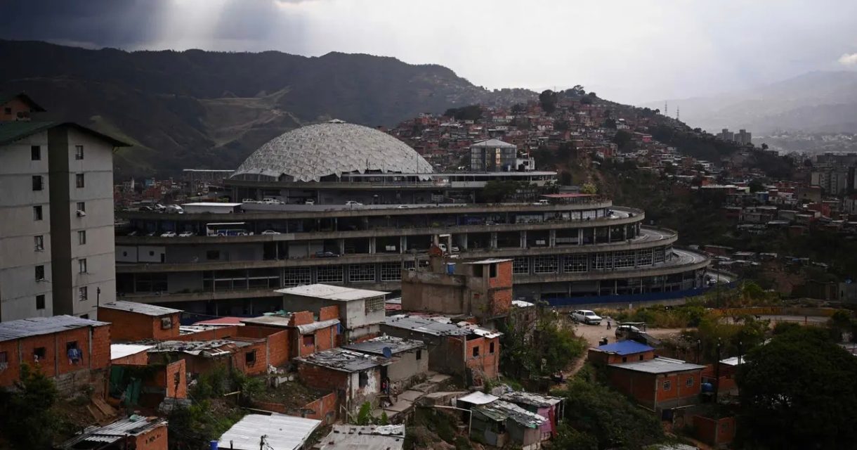 Venezuela anuncia cierre de El Helicoide y propone amnistía general para presos políticos