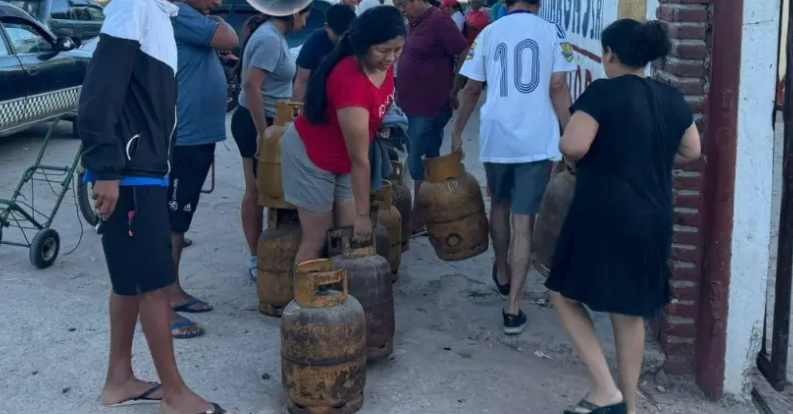 Agencias de distribución de GLP: No hay restricción para la venta de garrafas y las filas son por el feriado largo