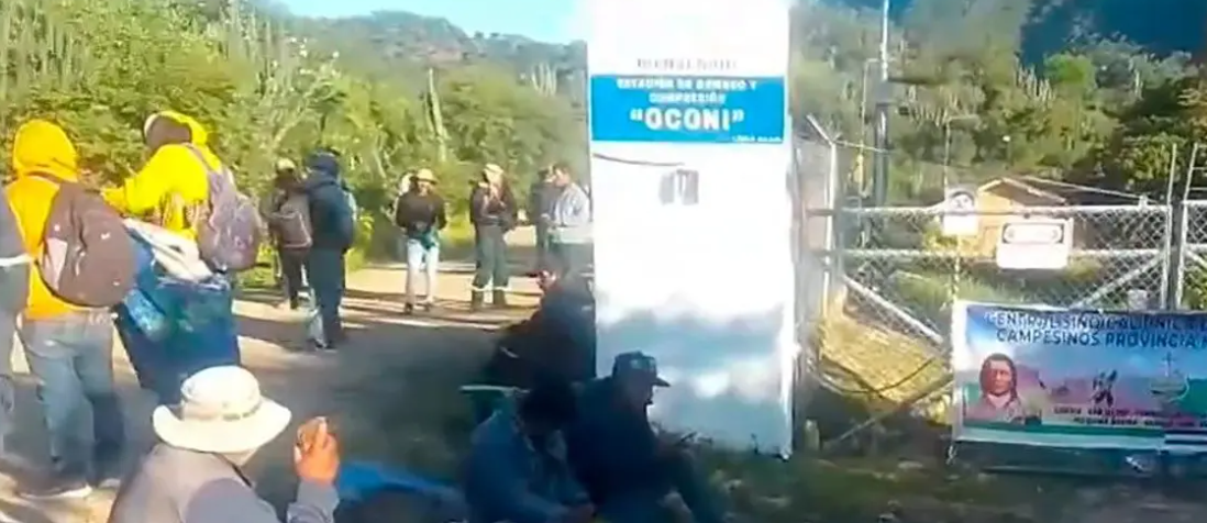 Productores campesinos de los valles cruceños realizan vigilia en la planta de bombeo de Oconi en rechazo al DS 5503