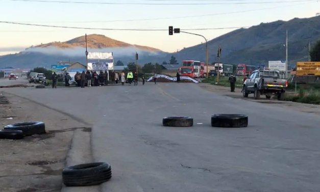 El viernes inicia con más de 40 puntos de bloqueo en carreteras de cinco departamentos